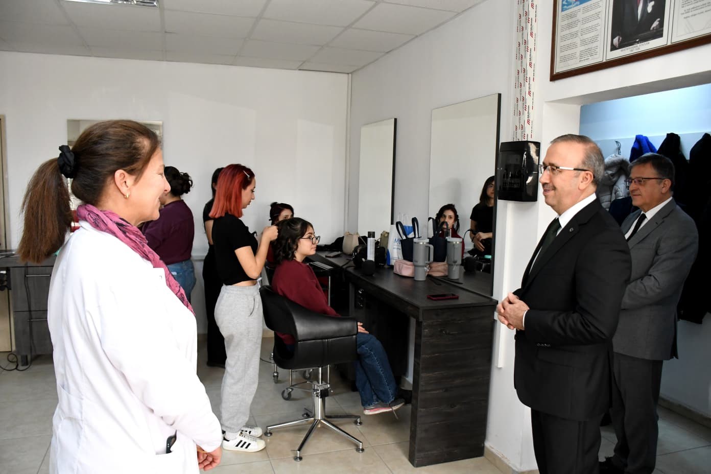 İl Milli Eğitim Müdürü Aydın, Halk Eğitim Merkezi’ndeki çalışmaları inceledi