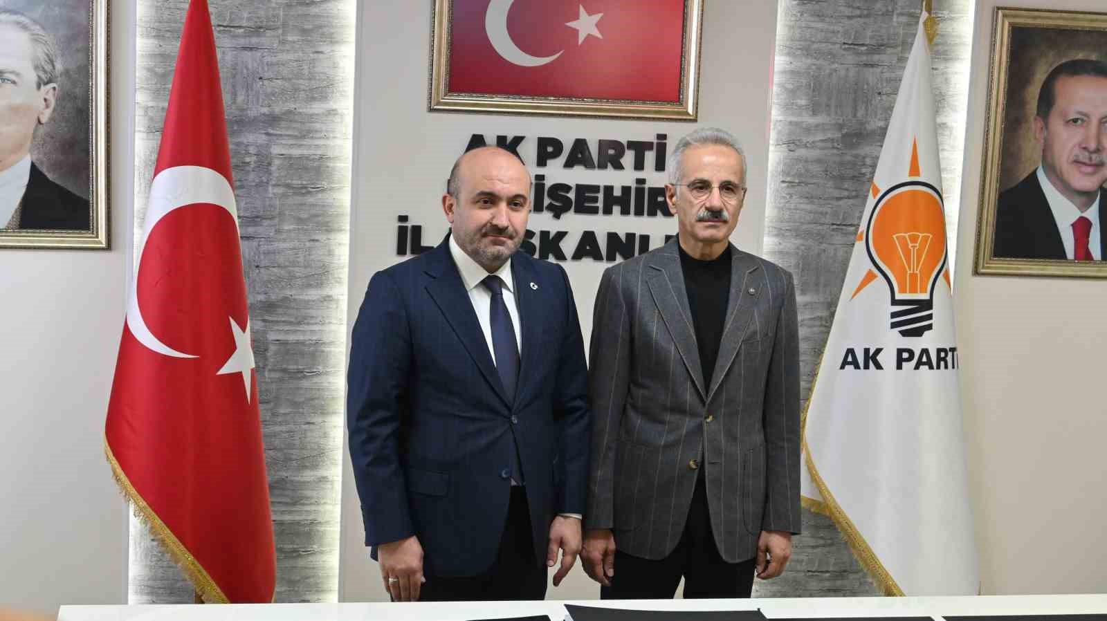 Bakan Uraloğlu, AK Parti Eskişehir Teşkilatı ile buluştu