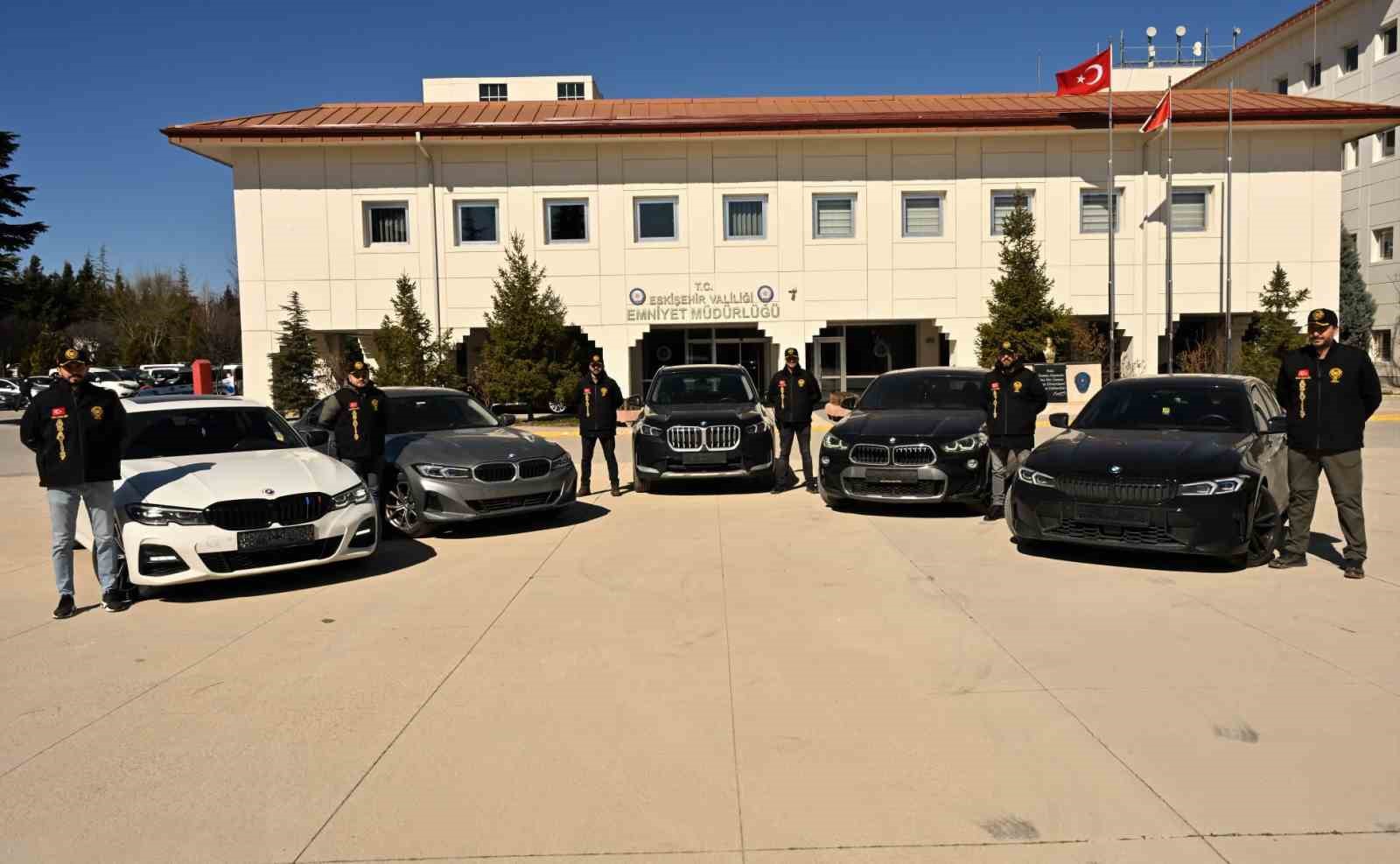 Eskişehir’de oto hırsızlığı çetesi çökertildi: 11 gözaltı