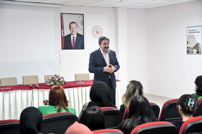 Yeşilay Eskişehir’de "Bağımlılıkla Mücadele" semineri yaptı
