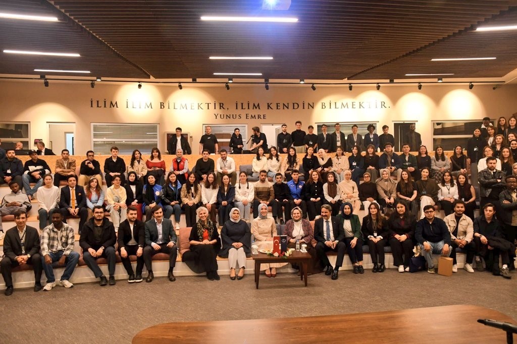 Gençlik ve Spor Bakan Yardımcısı Gürsoy, Eskişehir’de öğrencilerle buluştu