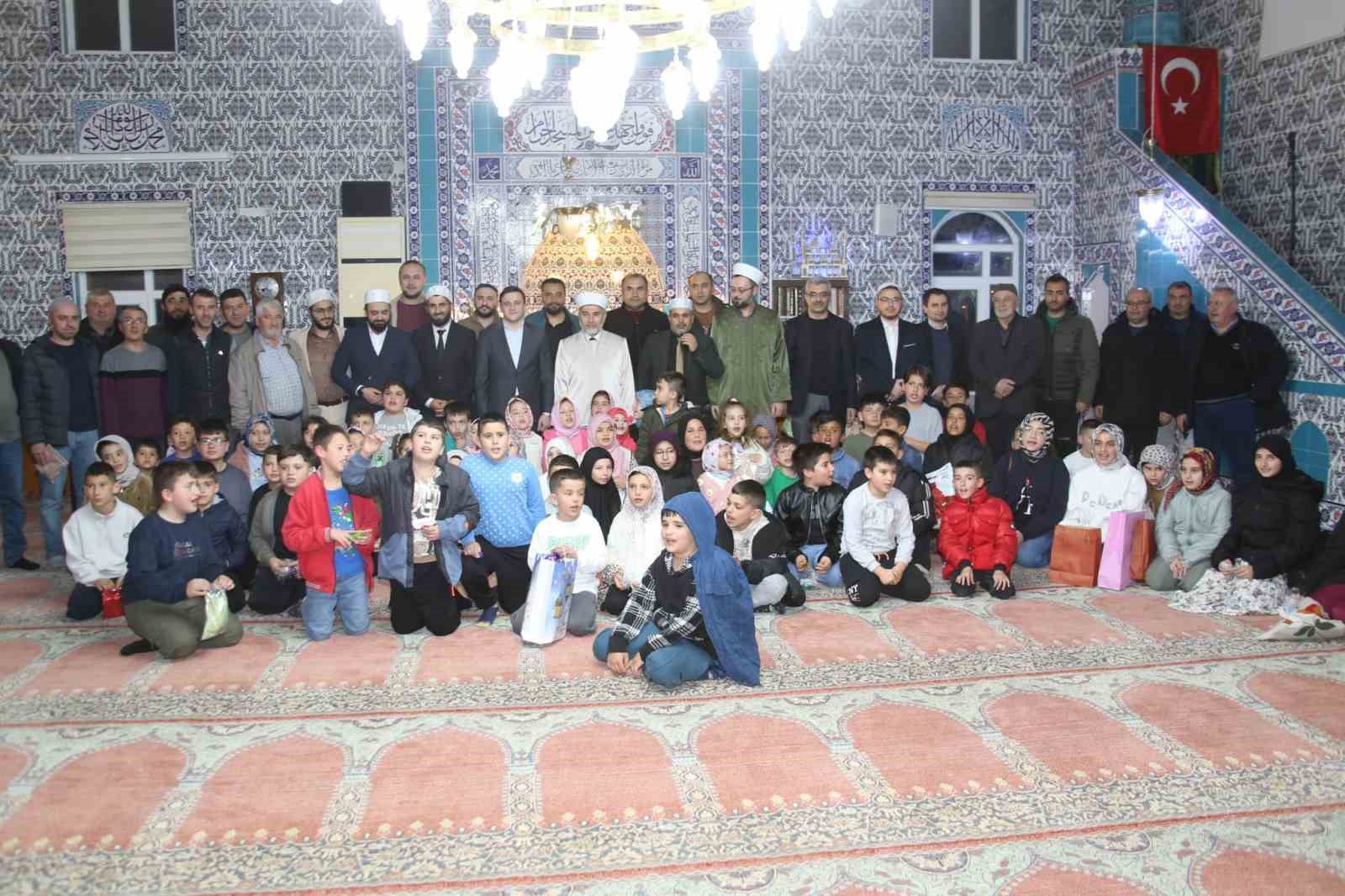 İslamın gülleri çocuklarla anlamlı buluşma