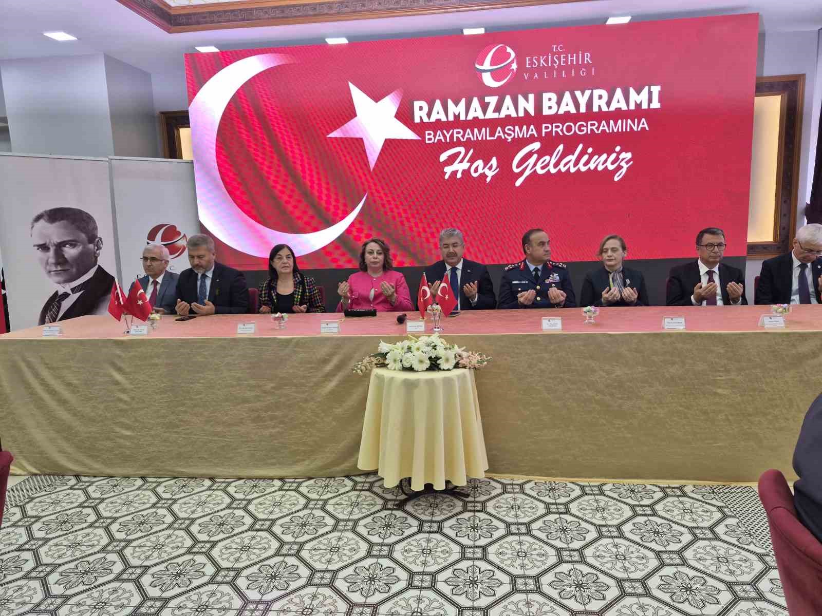 Eskişehir Valiliği bayramlaşma programında birlik mesajı