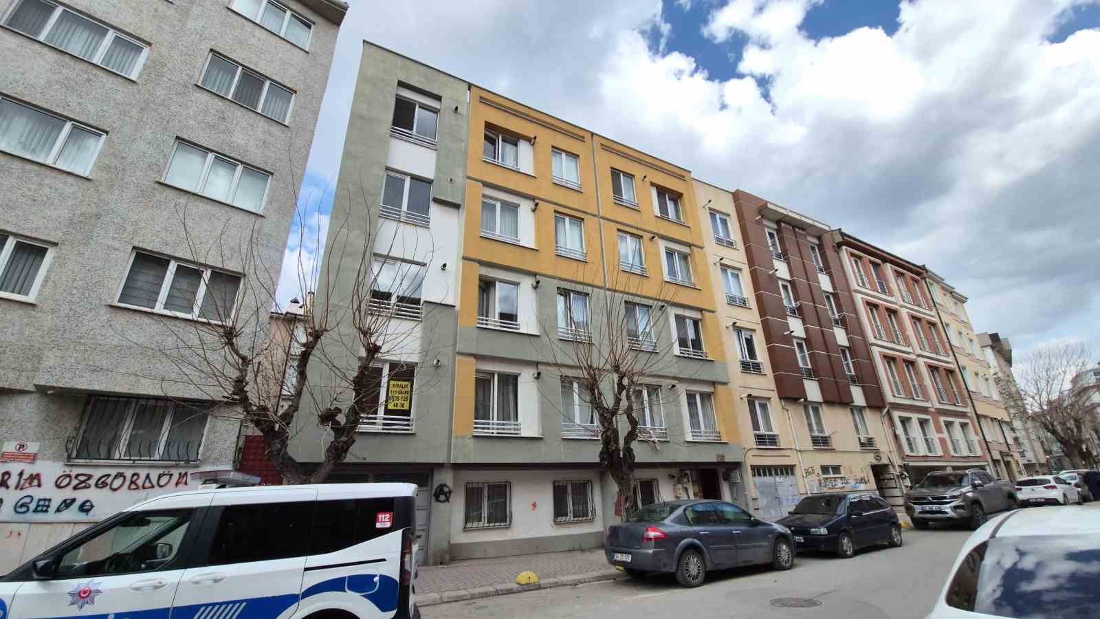 Eskişehir’de 4’üncü kattan düşen öğrenci ağır yaralandı