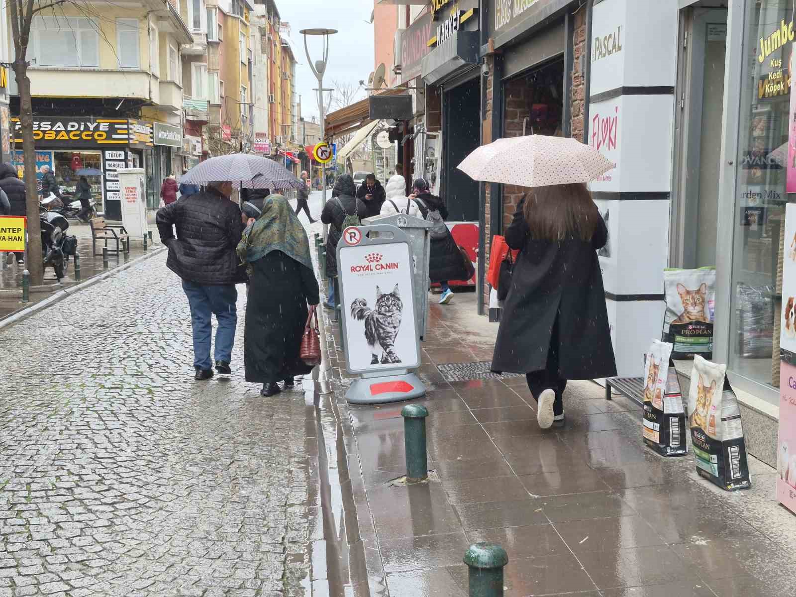 Eskişehir’de sağanak yağış etkili oldu